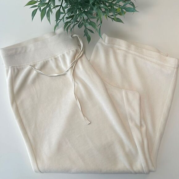 Made for Life soft velvet Capri sweatpants.  Size PL.  drawstring waist. - Picture 1 of 5